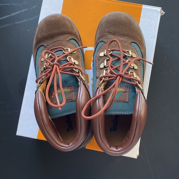 Brown and Hunter green suede boots - Picture 2 of 3